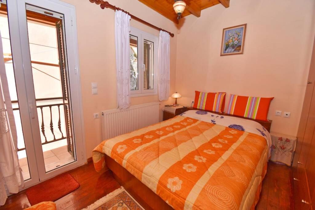 Traditional House With Amazing View Apartment